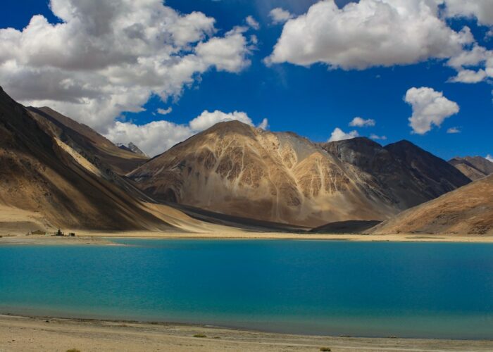 Scenic Pangong Tso Lake, Ladakh - Peaceful places in India