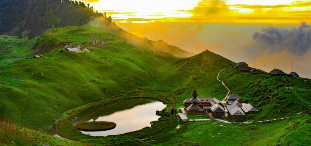 Prashar Lake Trek - Tour