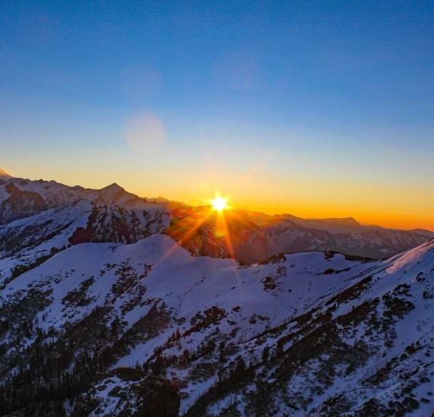 Sunrise from Kedarkantha Peak