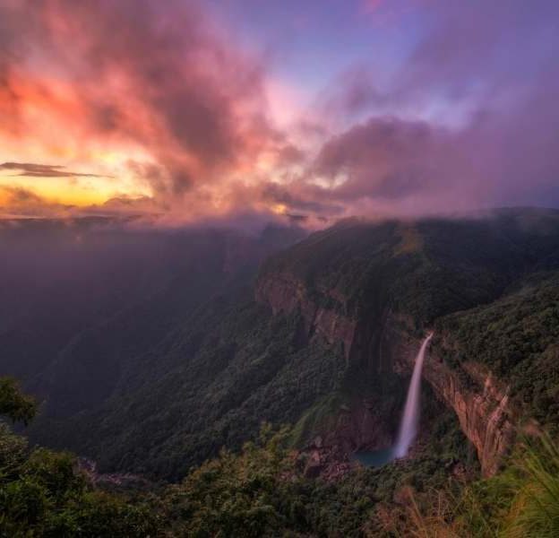 Nohkalikai Falls - Meghalaya Tour Package