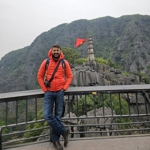 Manu Khandelwal - Founder & CEO at Happy Go Trips